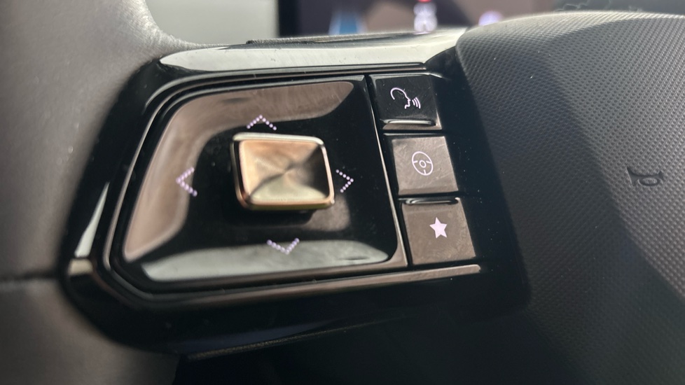 MG MG4 cruise control