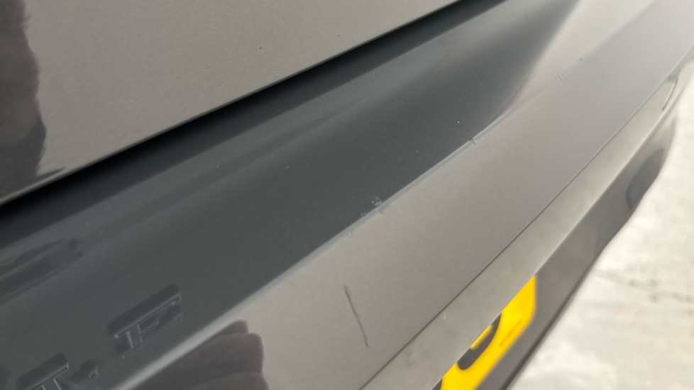 VOLKSWAGEN GOLF chips and scratches