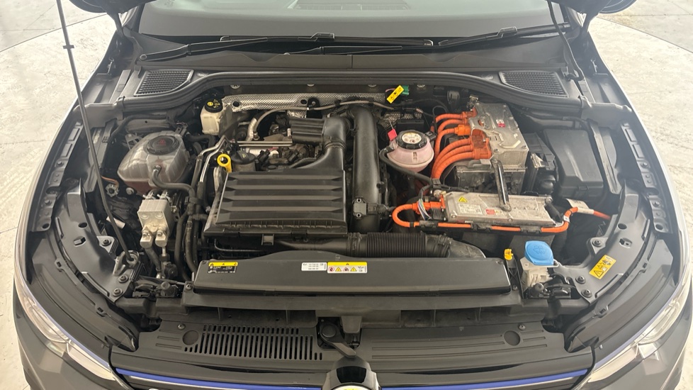 VOLKSWAGEN GOLF Image 16