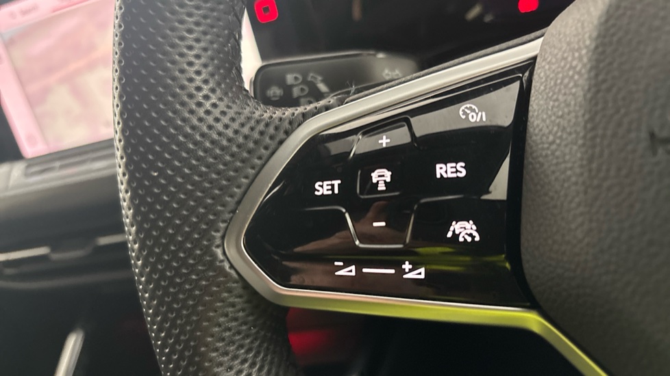 VOLKSWAGEN GOLF cruise control