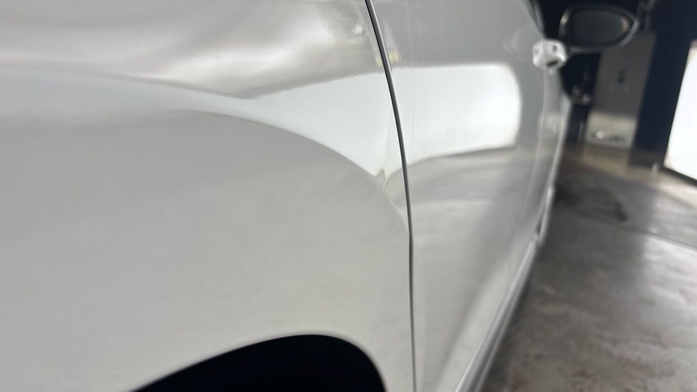 VOLKSWAGEN GOLF Dent