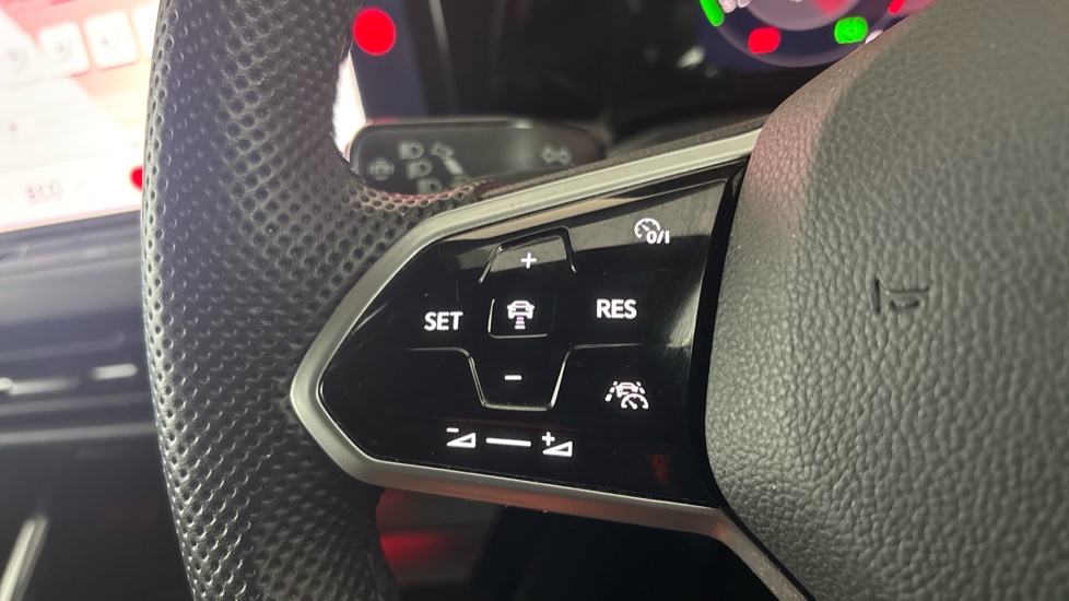 VOLKSWAGEN GOLF Cruise control