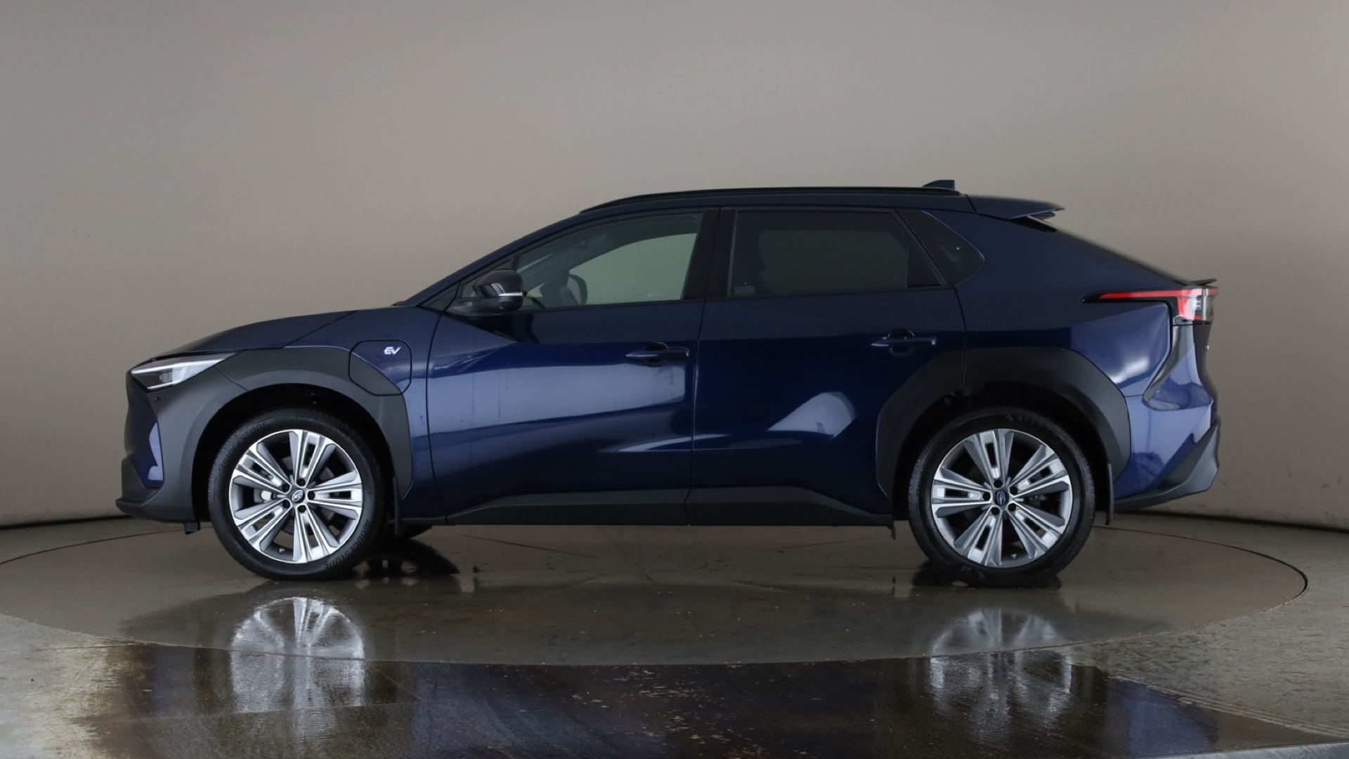 4058397 150kW Touring 71.4kWh 5dr Auto AWD