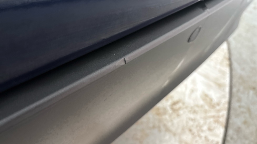 SUBARU SOLTERRA dent