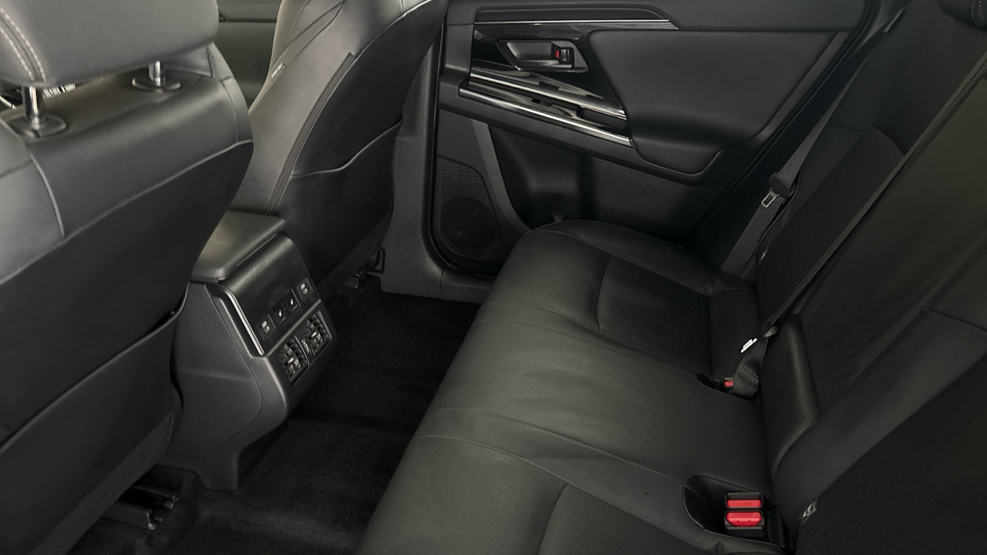 4058397 150kW Touring 71.4kWh 5dr Auto AWD