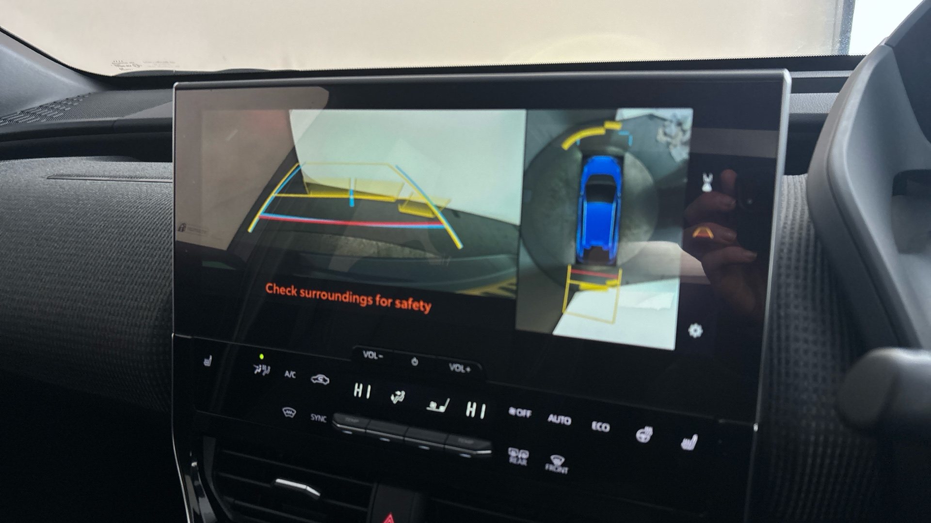 4058397 150kW Touring 71.4kWh 5dr Auto AWD