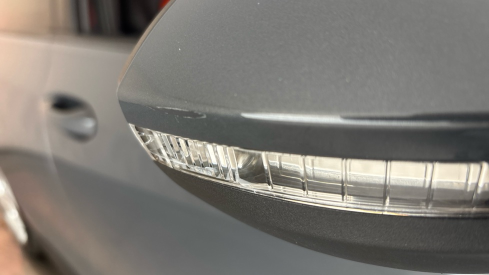 VOLKSWAGEN GOLF Scuff