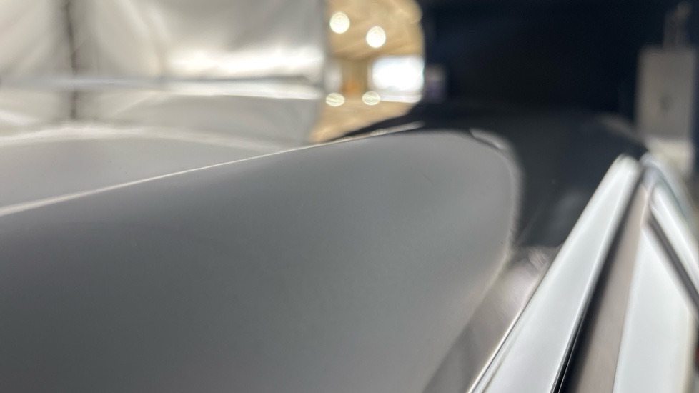 VOLKSWAGEN GOLF Dent