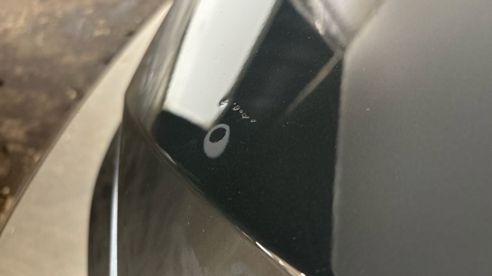 VOLKSWAGEN GOLF Dent and chips