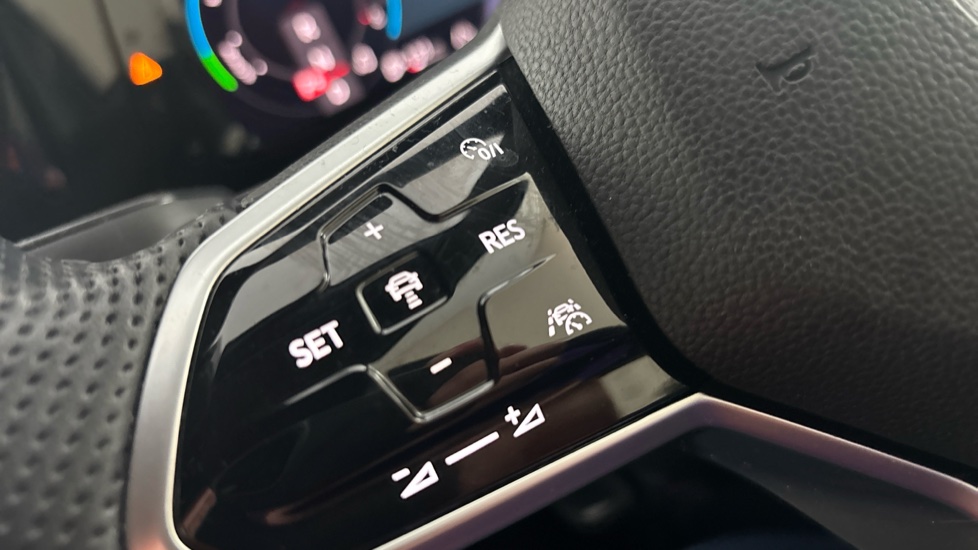 VOLKSWAGEN GOLF cruise control