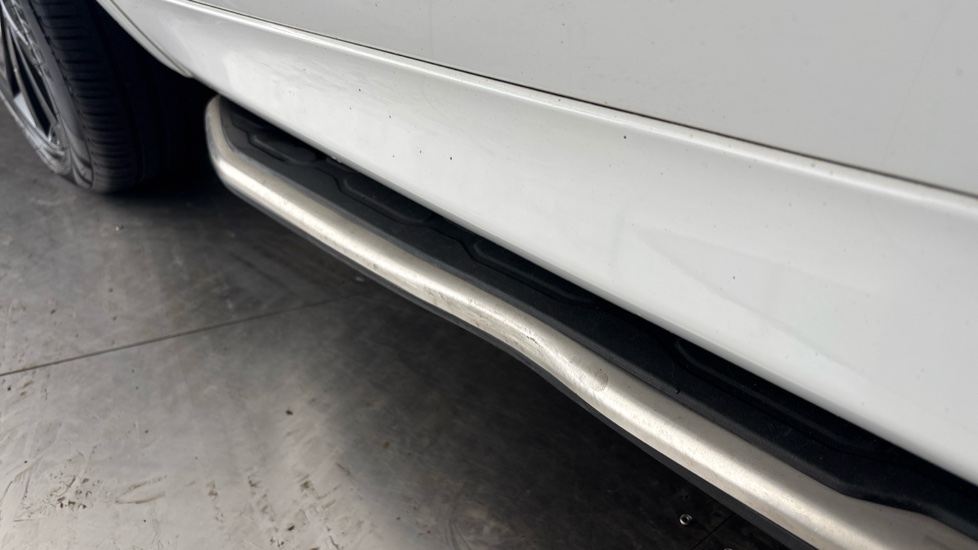 LAND ROVER DISCOVERY SPORT dent and scuff
