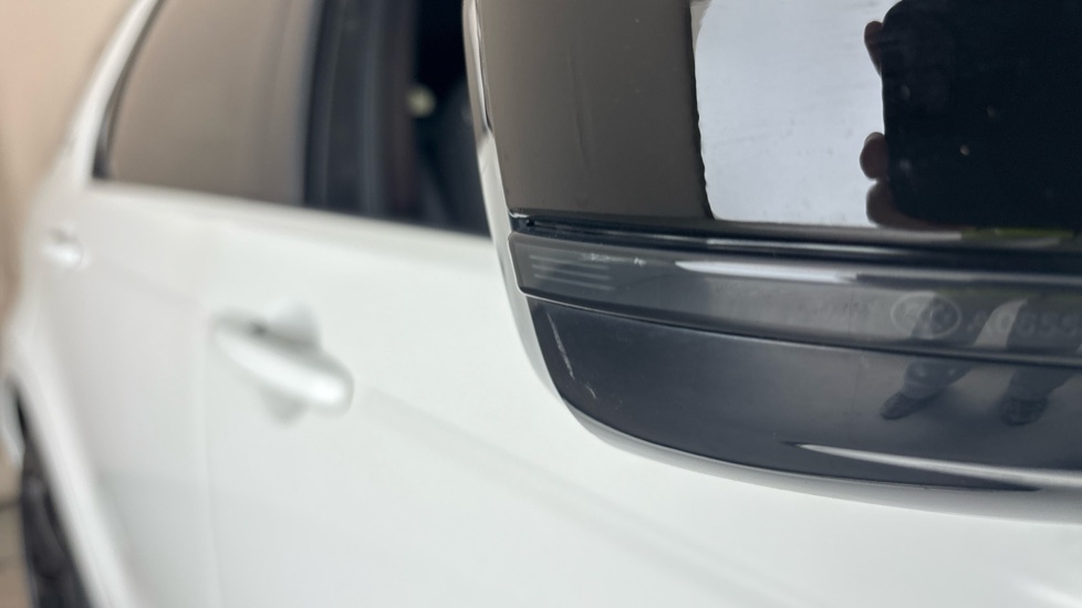 LAND ROVER DISCOVERY SPORT scuff