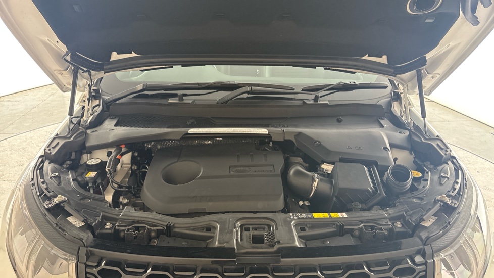 LAND ROVER DISCOVERY SPORT Image 16