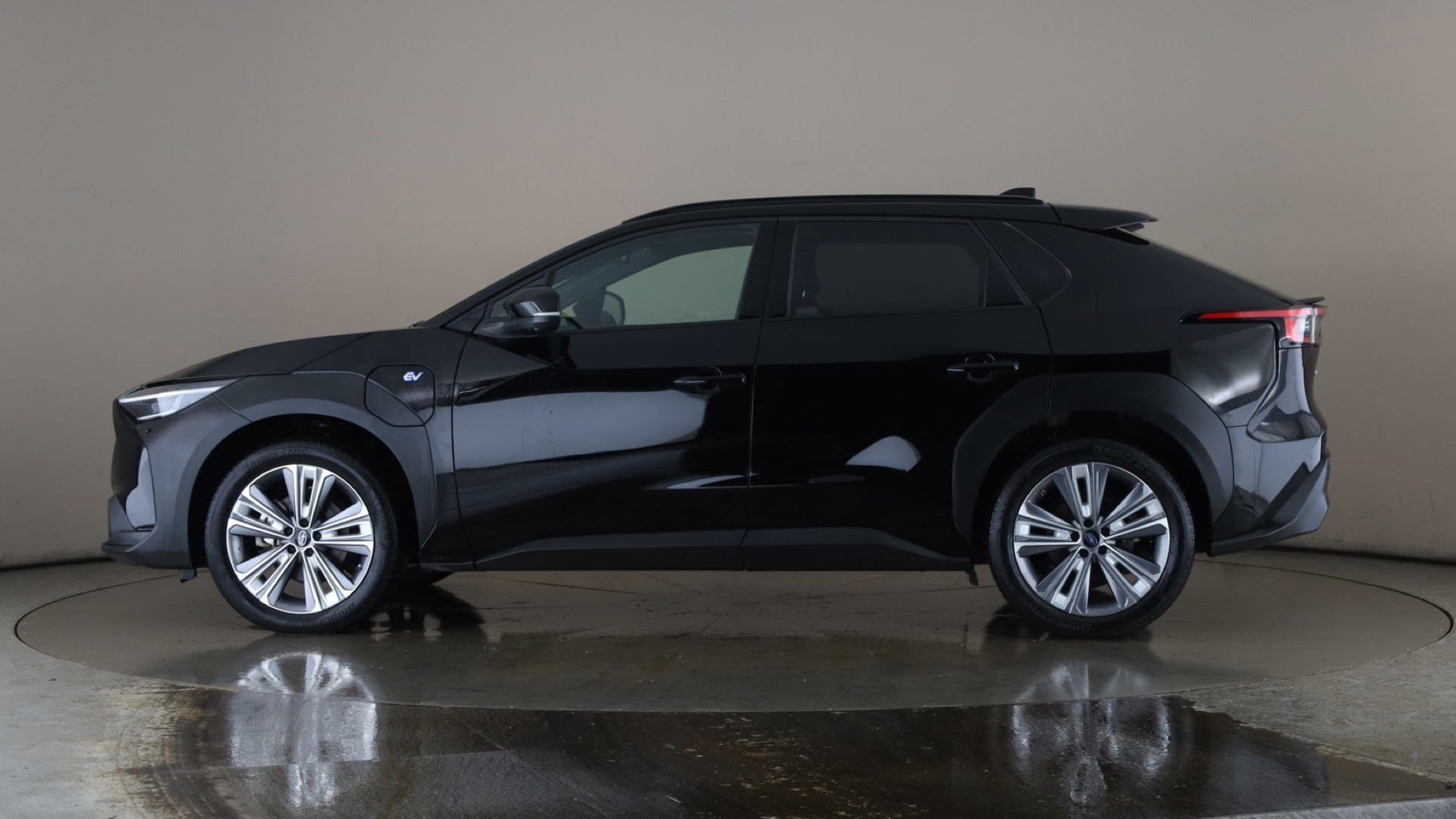 4058608 150kW Touring 71.4kWh 5dr Auto AWD