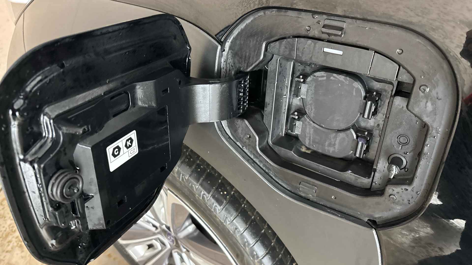 4058608 150kW Touring 71.4kWh 5dr Auto AWD