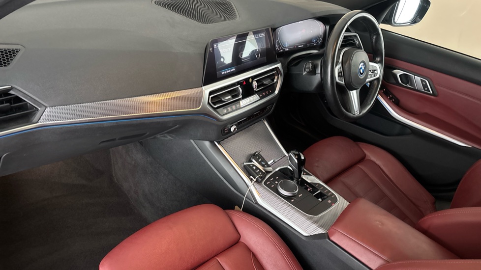 BMW 3 SERIES Image 10