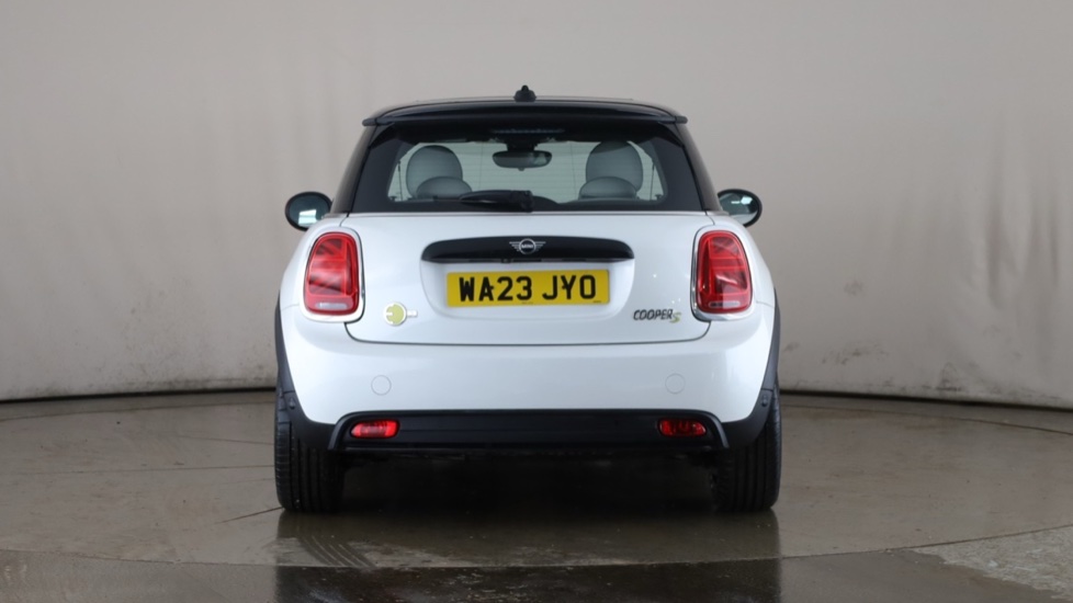 MINI HATCHBACK Image 4