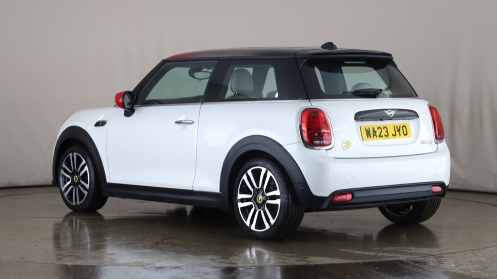 MINI HATCHBACK Image 3