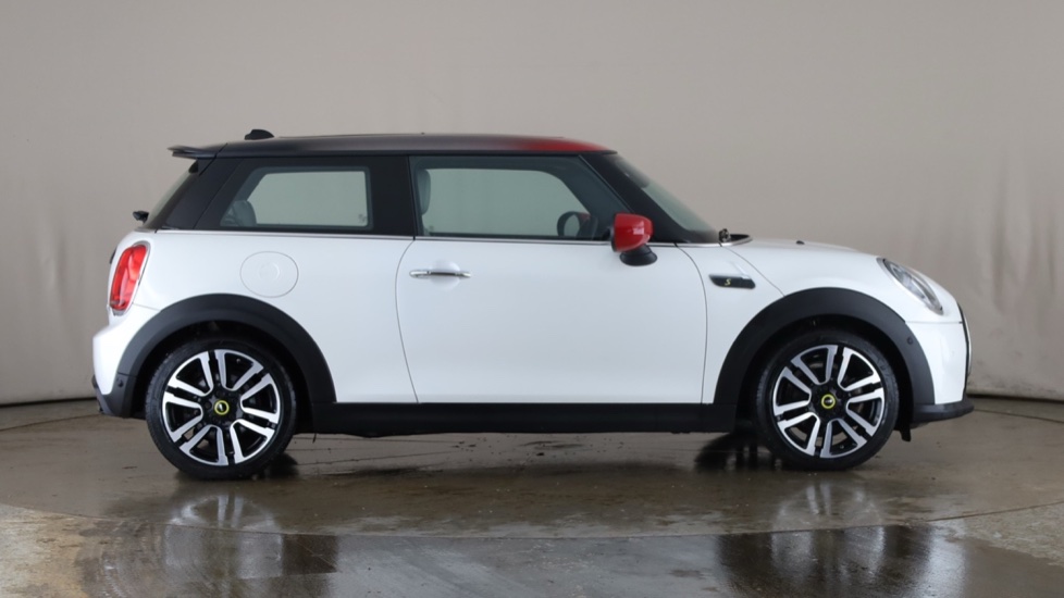 MINI HATCHBACK Image 6