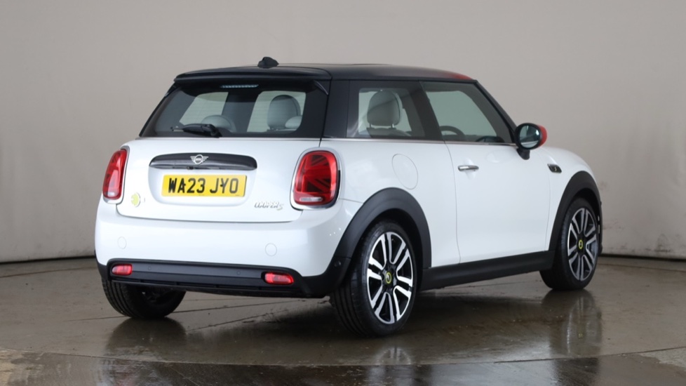 MINI HATCHBACK Image 5
