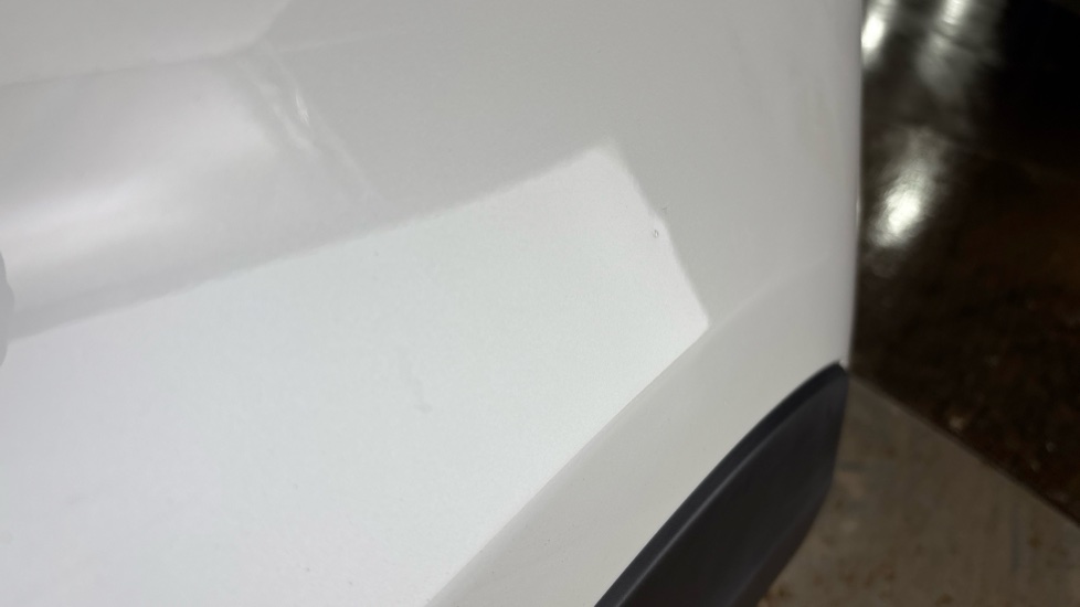 MINI HATCHBACK Dent and chips