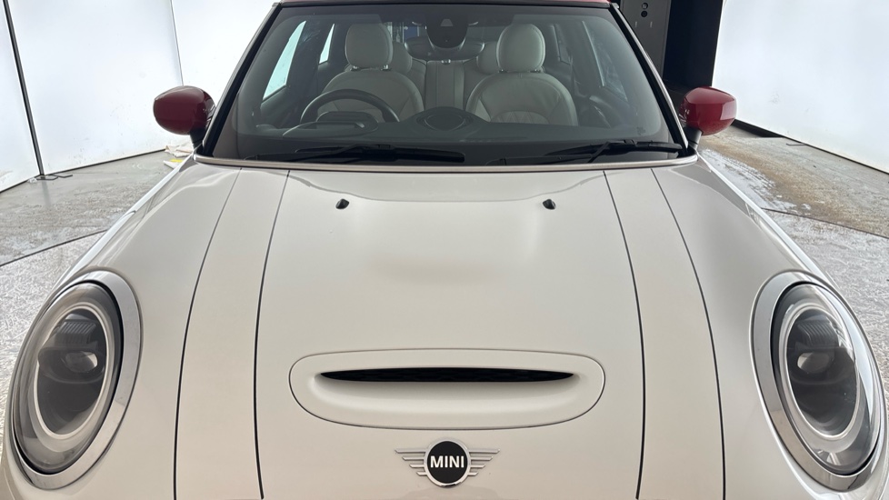 MINI HATCHBACK Image 16