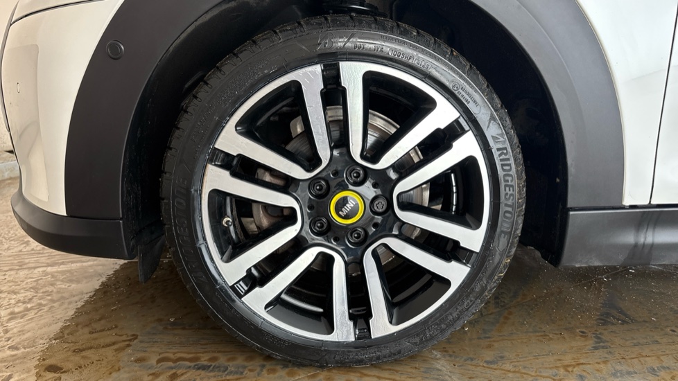 MINI HATCHBACK Image 17