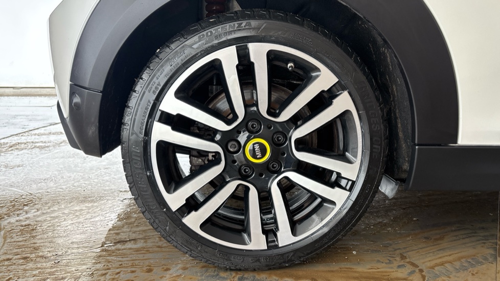 MINI HATCHBACK Image 19