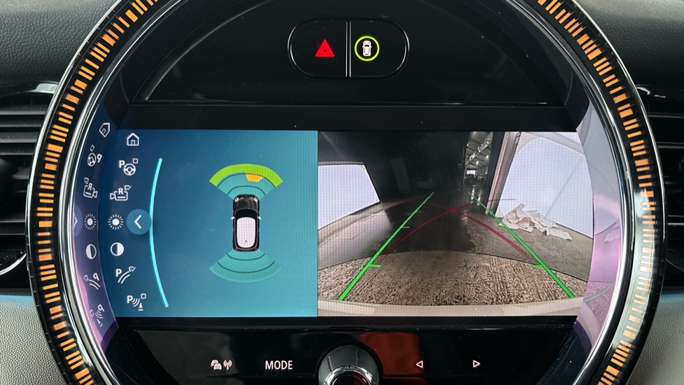MINI HATCHBACK Reverse camera