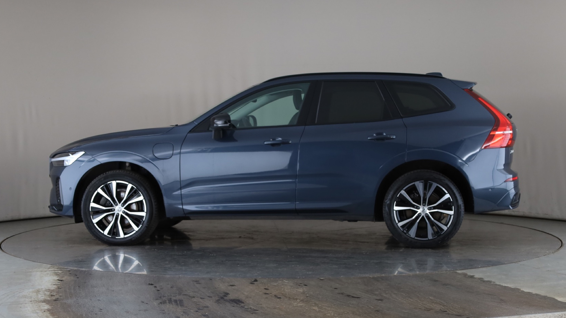 2.0 T6 [350] RC PHEV Plus Dark 5dr AWD Geartronic