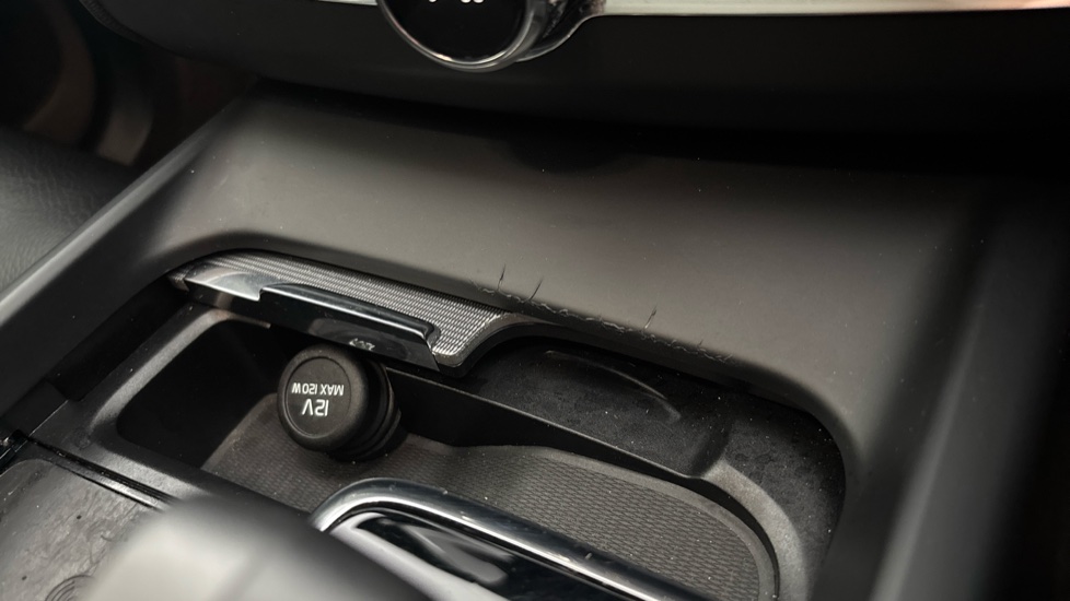 VOLVO XC60 Worn