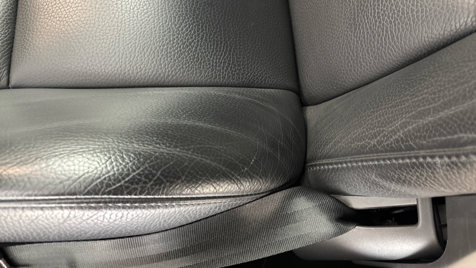 VOLVO XC60 Worn