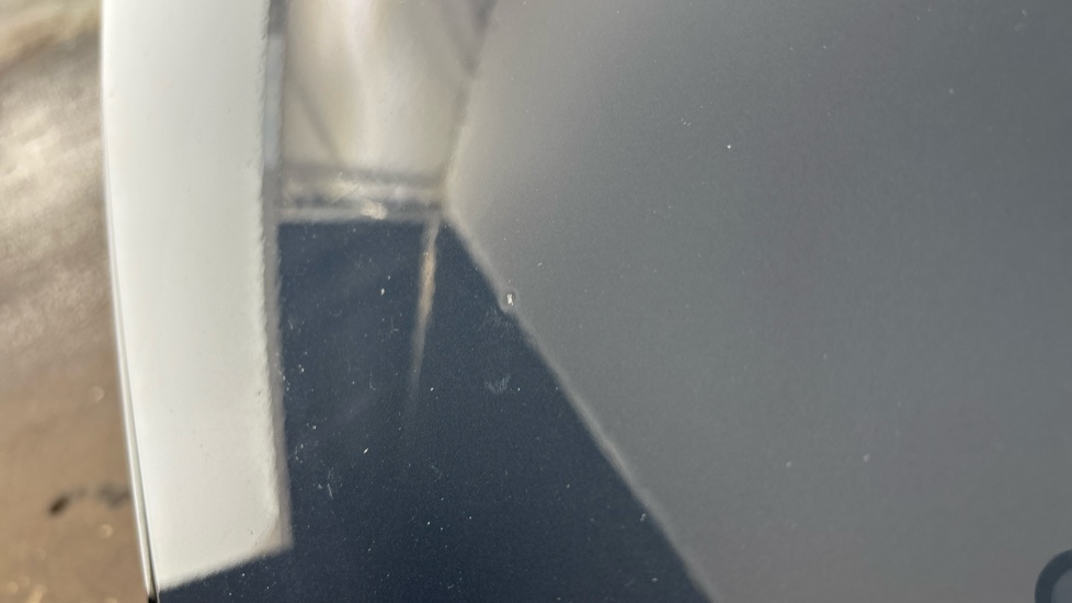 VOLVO XC60 Multiple chips and dent