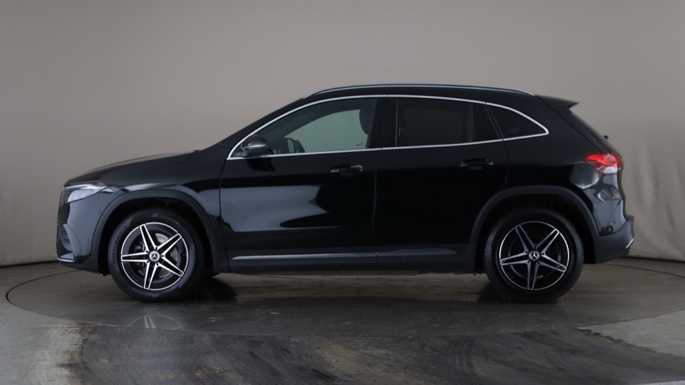 MERCEDES EQA Image 2