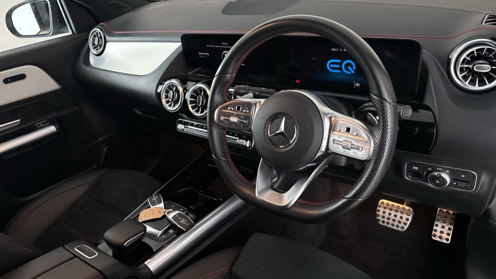 MERCEDES EQA Image 9
