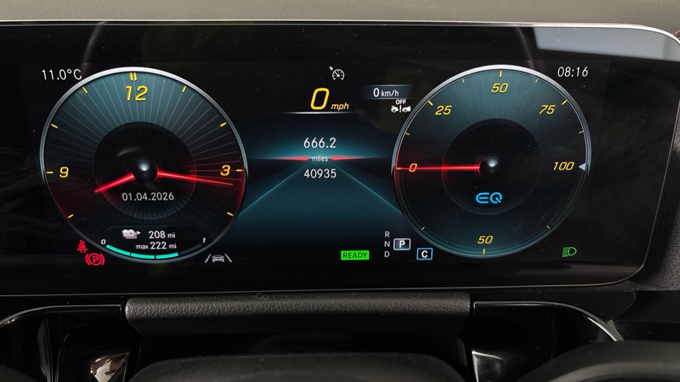 MERCEDES EQA Image 13