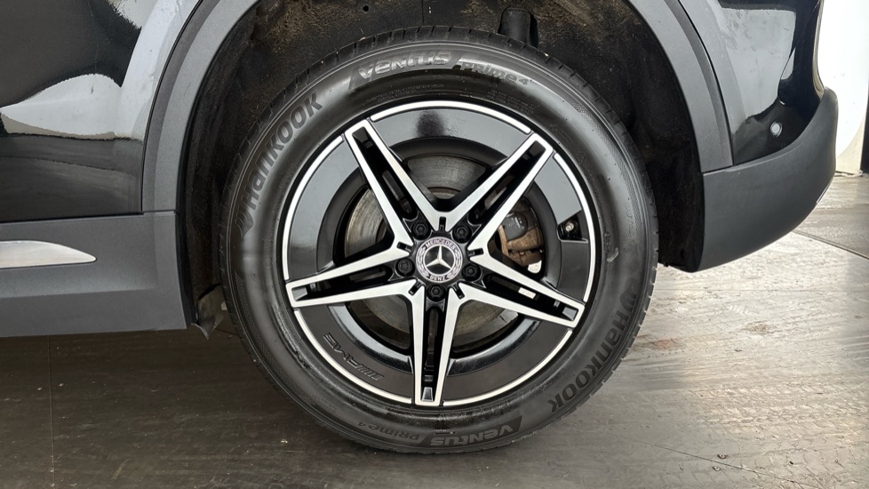 MERCEDES EQA Image 18