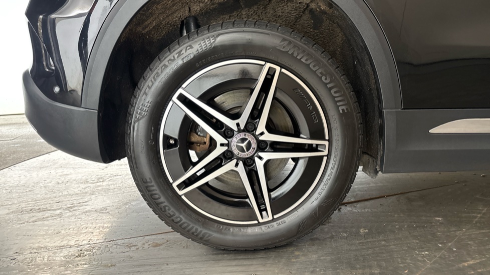 MERCEDES EQA Image 19