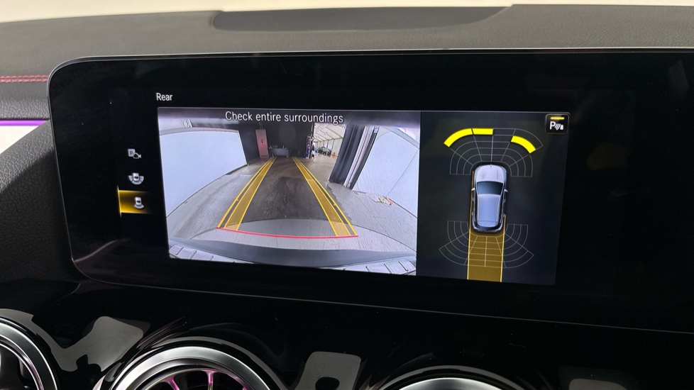 MERCEDES EQA reverse camera