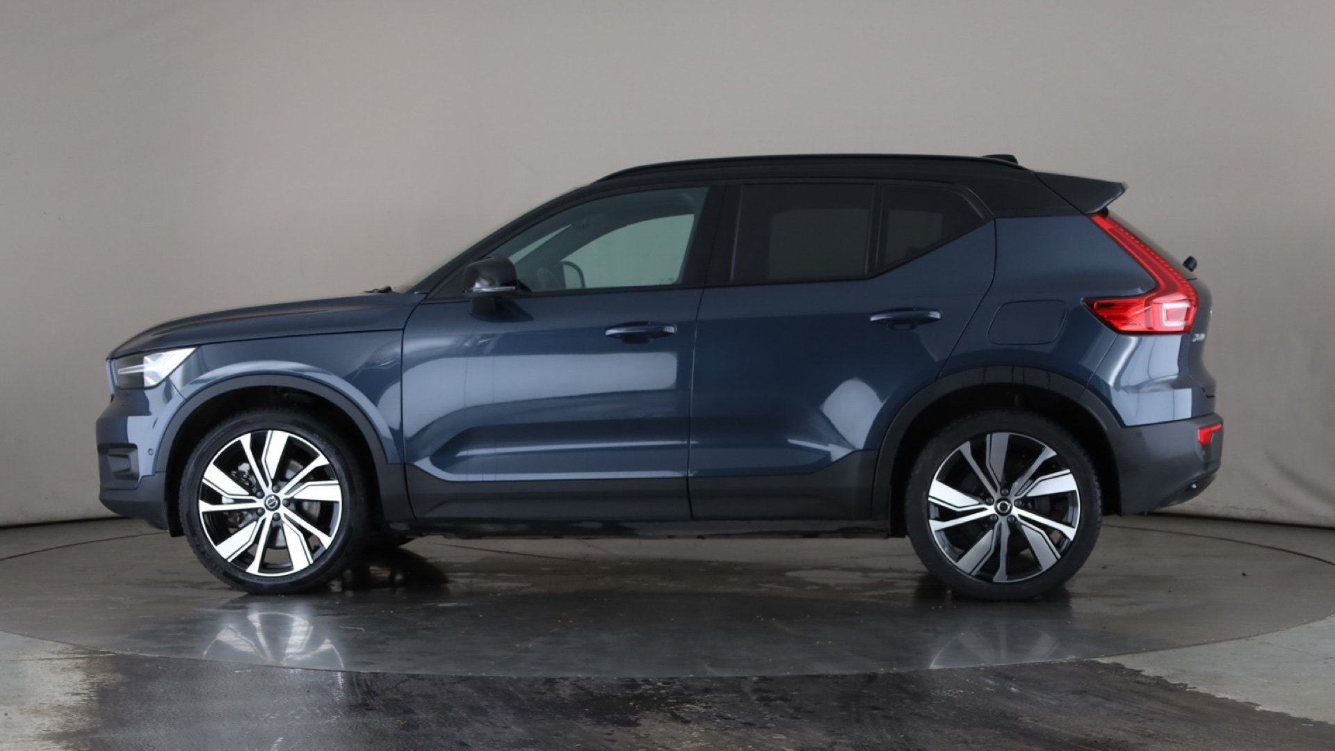 170kW Recharge Pro 69kWh 5dr Auto