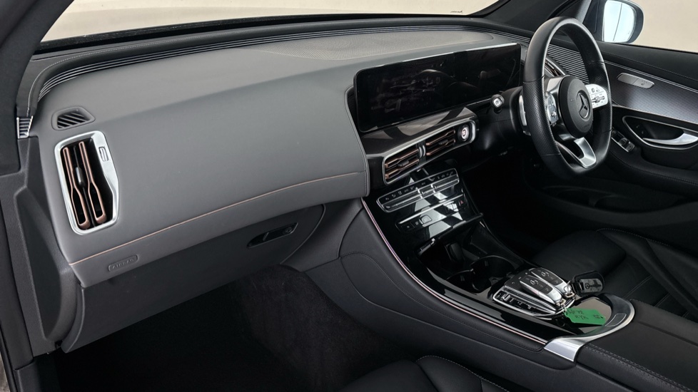 MERCEDES EQC Image 10