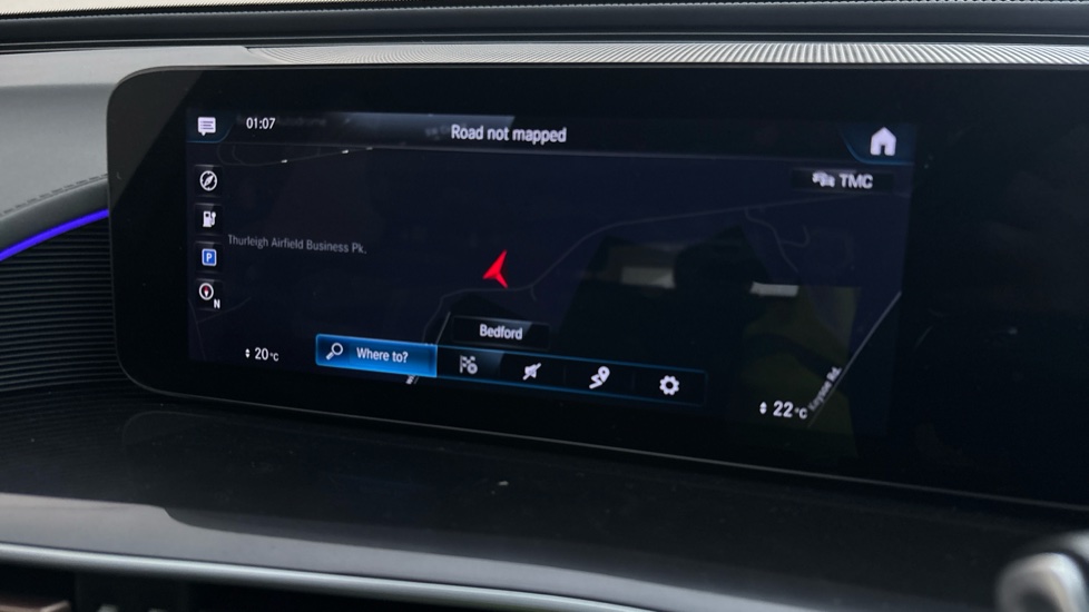 MERCEDES EQC Image 12