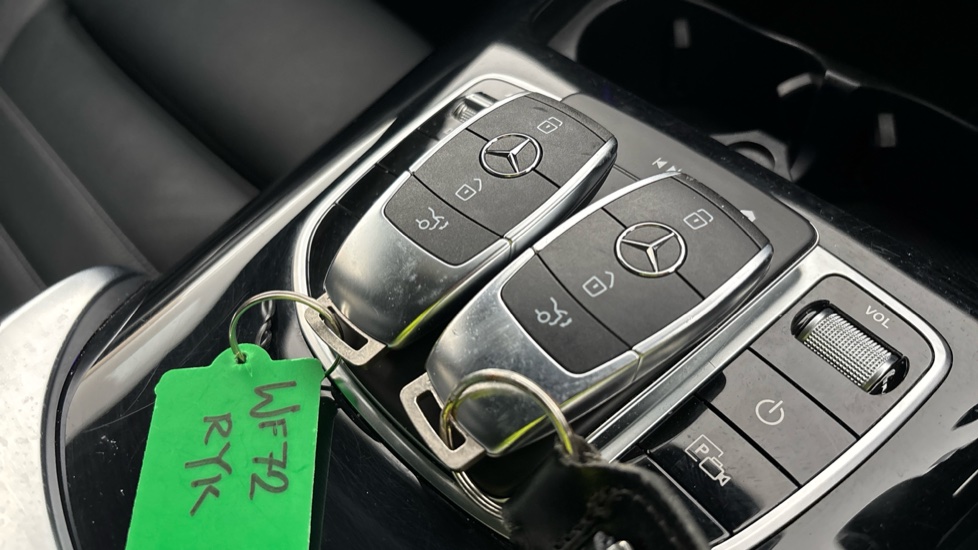 MERCEDES EQC 2 keys