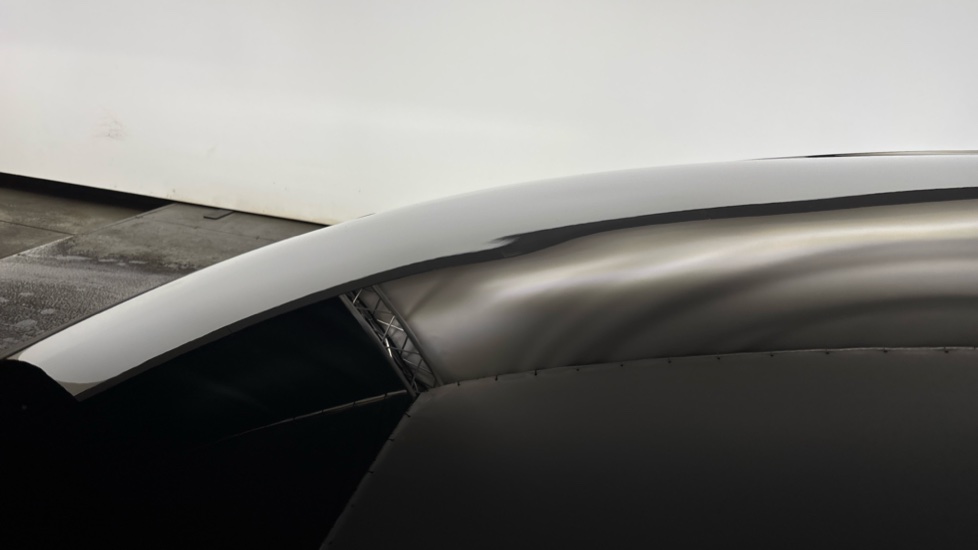 MERCEDES EQC Dents