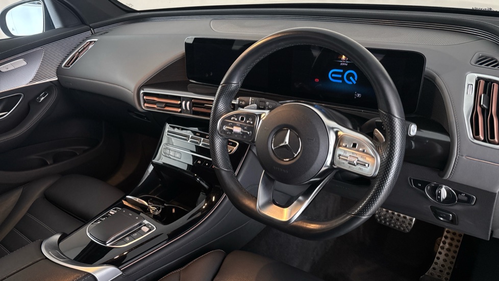 MERCEDES EQC Image 9