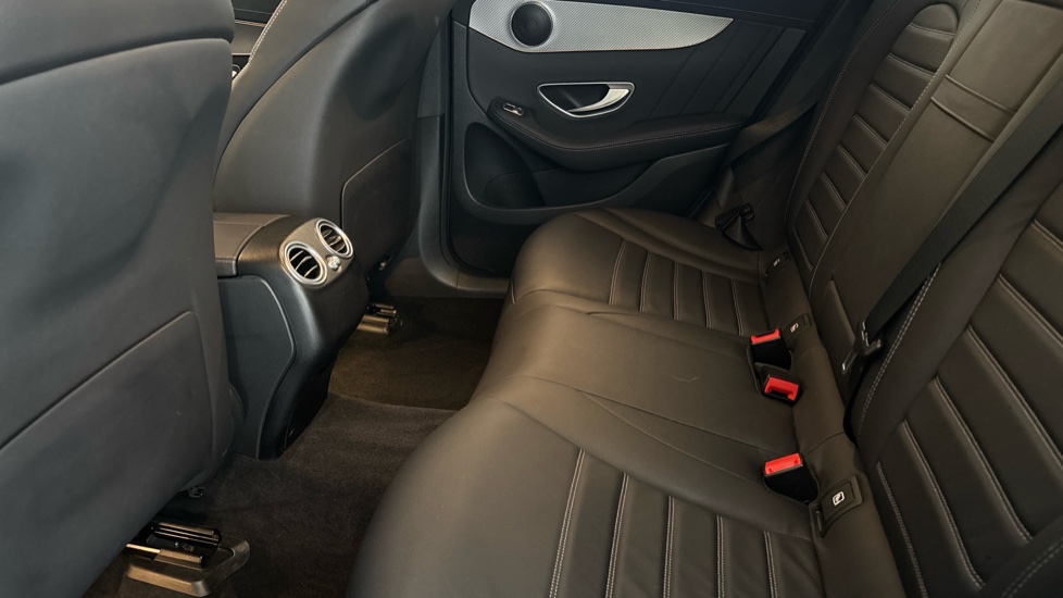 MERCEDES EQC Image 14