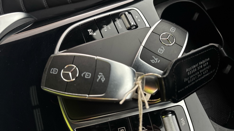 MERCEDES EQC 2 keys