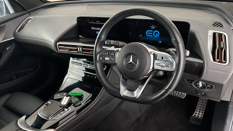 MERCEDES EQC Image 9