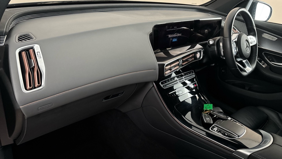 MERCEDES EQC Image 10