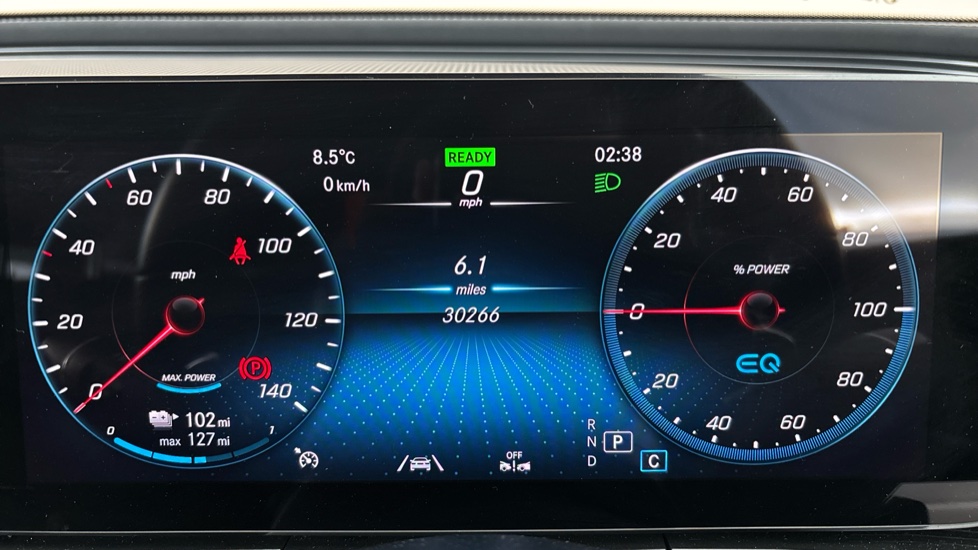 MERCEDES EQC Image 13